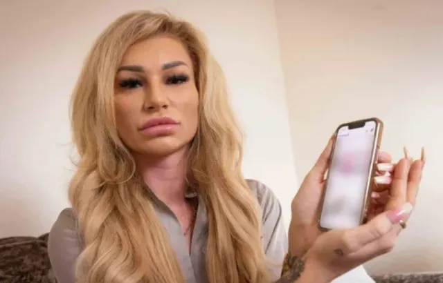 woman horrified after morrisons driver slides into her dms after delivering 17759