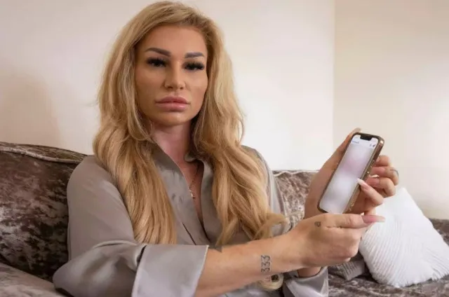 woman horrified after morrisons driver slides into her dms after delivering 17762