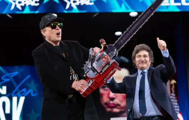 elon musk stuns cpac crowd by brandishing ‘chainsaw for bureaucracy’ on sta 17836