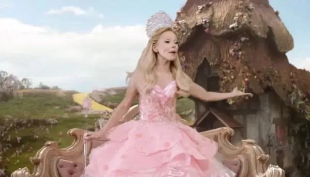 fans stunned by kelly ripa’s transformation into ariana grande’s ‘wicked’ g 18209