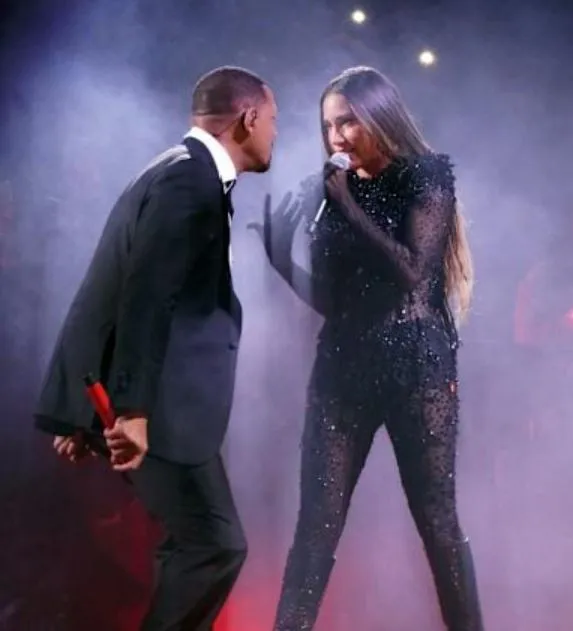 will smith criticized for inappropriate onstage moment with singer at awa 18135