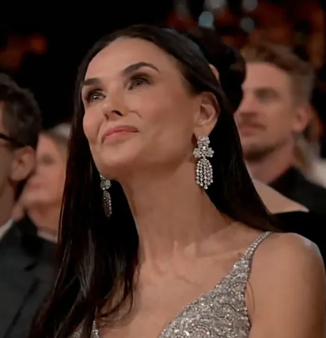 a body language expert claimed that demi moore was reportedly ‘gutted’ over 18573