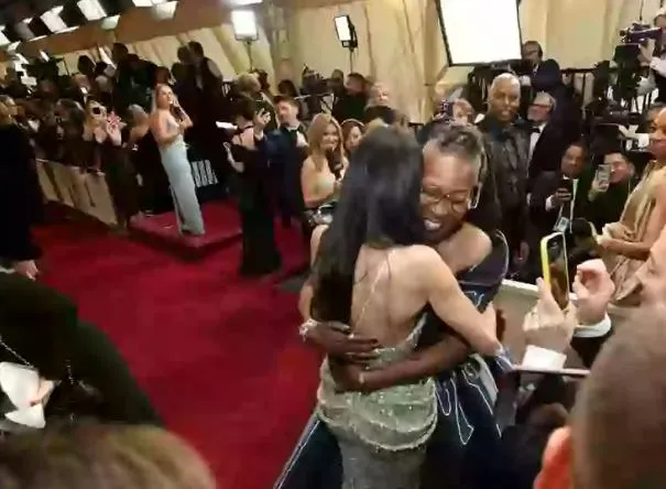 lip reader reveals what whoopi goldberg said when demi moore asked for a ph 18536