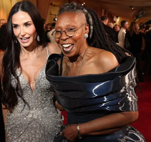 lip reader reveals what whoopi goldberg said when demi moore asked for a ph 18539