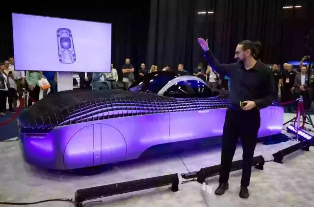 people baffled as footage reveals worlds first $300,000 flying car with un 18811