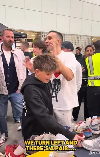 ben affleck praised for how he reacted to his sons request for $6,000 snea 18952