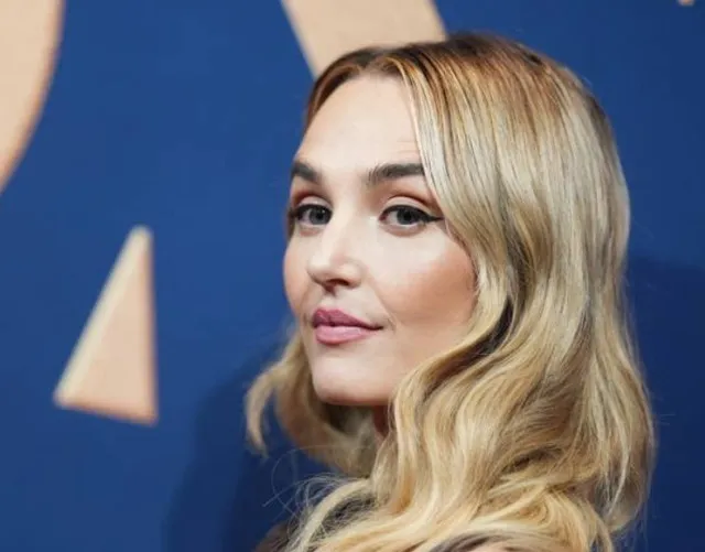 chloe fineman says elon musk made her cry during snl appearance 18966