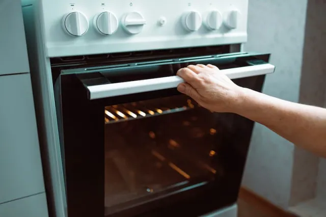 5 signs its time to replace your oven 19119