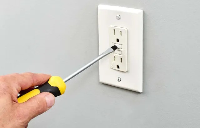 8 common reasons why your outlet isn’t working 19234
