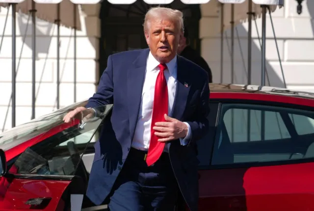 people amazed after discovering eerie reason trump is not allowed to drive 19354