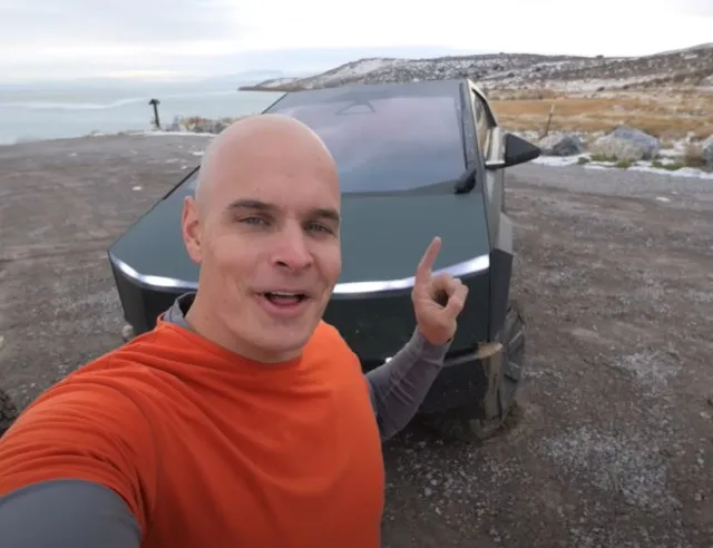 viewers stunned as major tech youtuber vows to sell all his tesla vehicles 19500