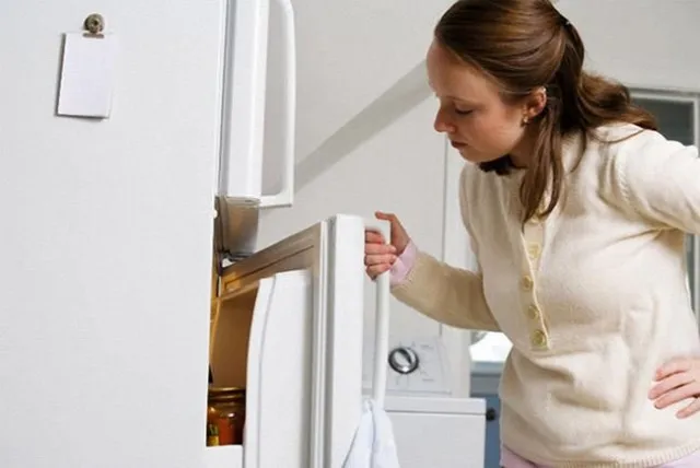 7 warning signs your fridge needs to be replaced 19635