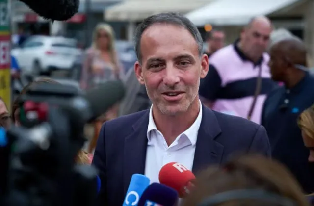 people baffled as french politician demands the return of the statue of lib 19788