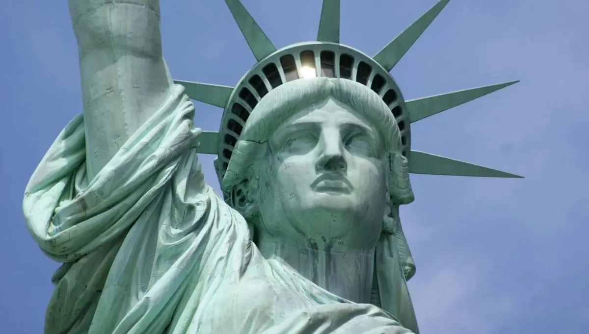 people baffled as french politician demands the return of the statue of lib 19789