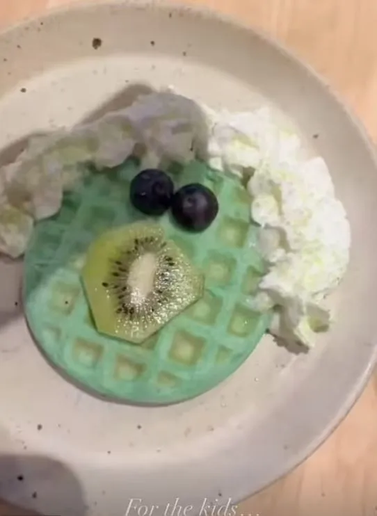 people are baffled as they spot something suspicious about meghans green-t 19884