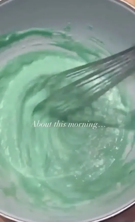 people are baffled as they spot something suspicious about meghans green-t 19883