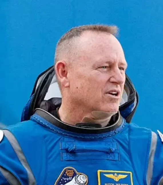 nasa astronaut butch wilmores daughter snaps after he is rescued following 19976