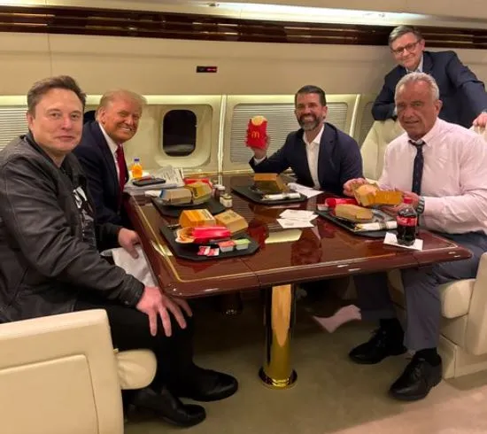 people stunned by musk’s unconventional ketchup method in viral photo with 20185