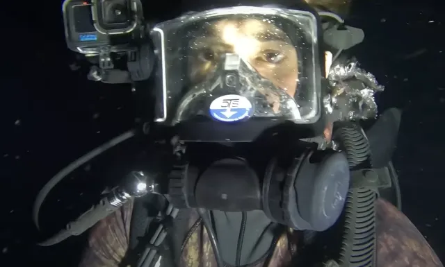 a man took a camera to the deep sea at midnight, leaving people terrified 20356