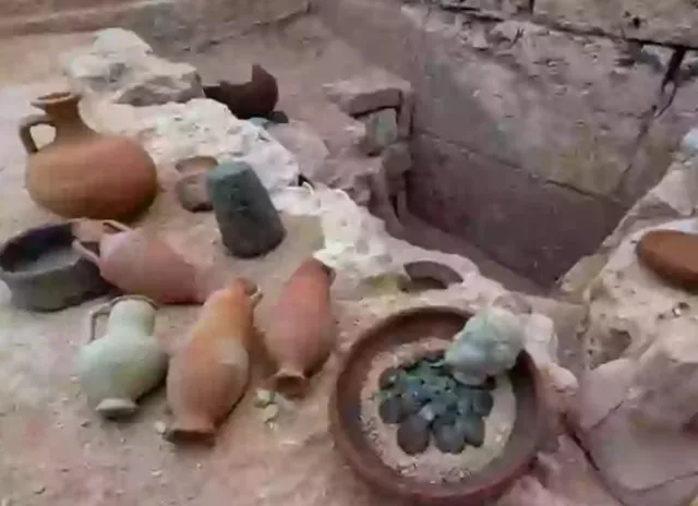 archaeologists discovered a miracle finding in an ancient egyptian tomb 20390