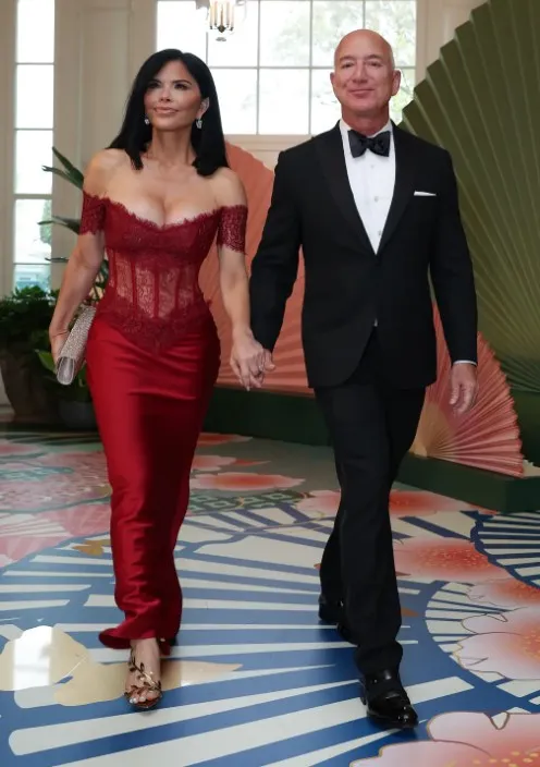 jeff bezos and lauren sanchezs lavish wedding stuns by $500m megayacht tax 20605