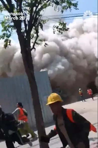 footage captures building collapse after 7.7 magnitude earthquake 20726