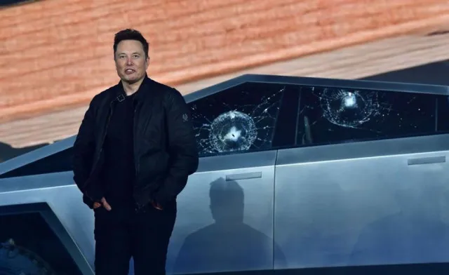 cybertruck owner baffled as exterior panels fall off like a piece of junk 20849