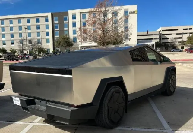 cybertruck owner baffled as exterior panels fall off like a piece of junk 20850