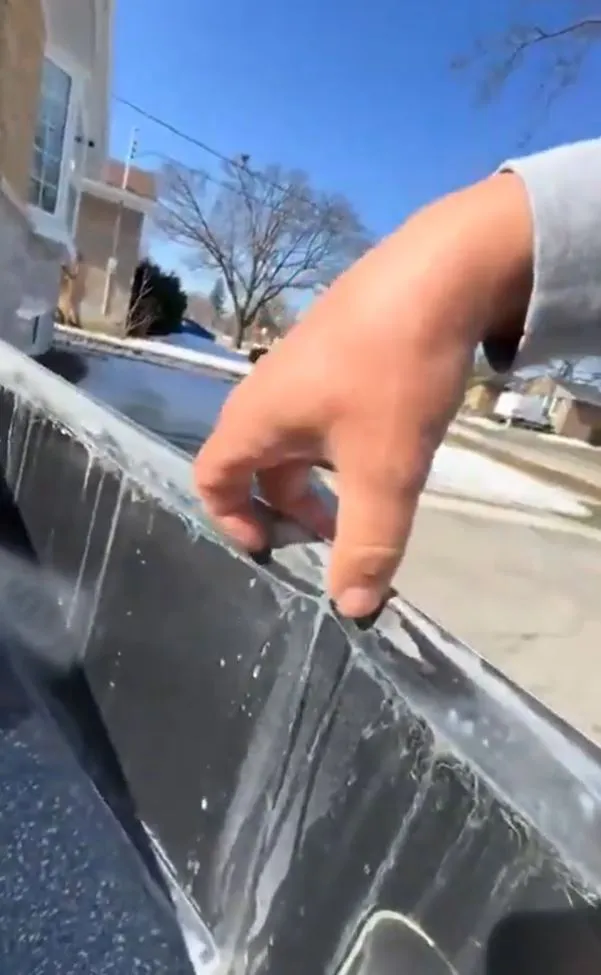 cybertruck owner baffled as exterior panels fall off like a piece of junk 20854