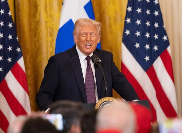 donald trump has sparked debat after answering to reporter when asked to de 20869