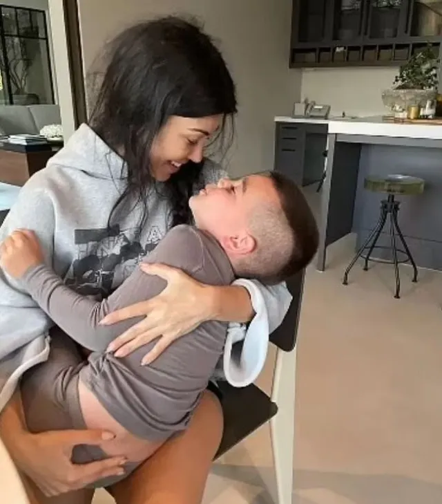 kourtney kardashians son breaks silence on conspiracy theory about justin 21015