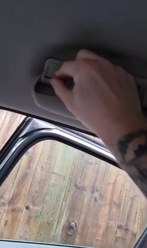 people lost their minds after discovering what the interior handles in cars 21241