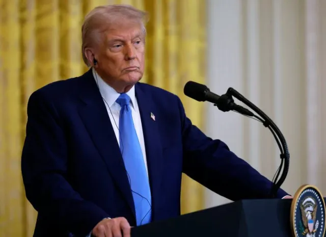 waiter fired for comments about refusing service to certain trump officials 21313
