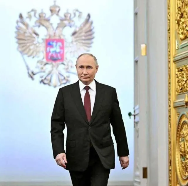 people are just discovering why vladimir putin walks with one arm stiff by 21504