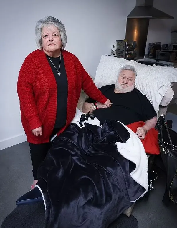 disabled man kicked off easyjet flight because he couldn’t walk to toilet 21613