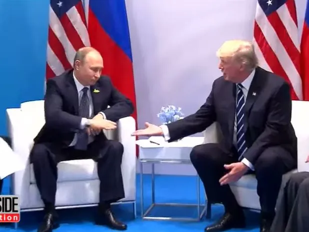 experts analyze donald trumps feelings toward vladimir putin during their 21897
