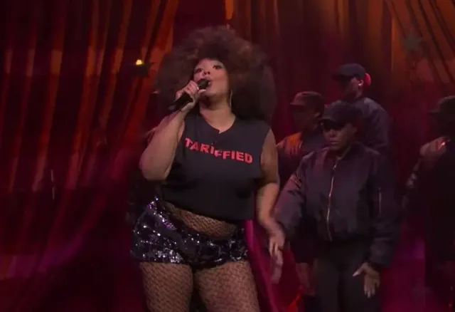 lizzo sparks debate after criticizing president trump’s tariffs during snl 21921