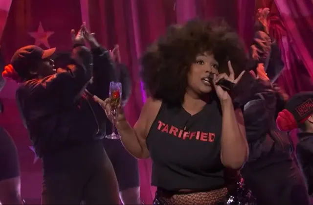 lizzo sparks debate after criticizing president trump’s tariffs during snl 21922