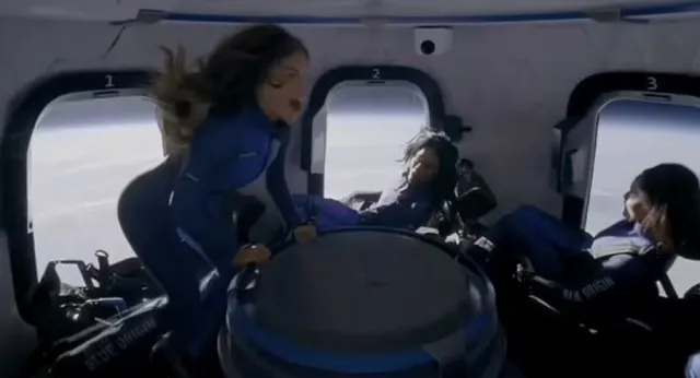 people stunned by inside footage of blue origin spacecraft showing lauren s 21996