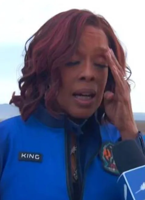 gayle king responds to viral uncomfortable moment while boarding blue ori 22068