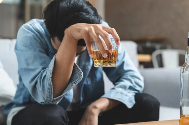 doctors have discovered a serious issue in the brains of heavy drinkers, wh 22192