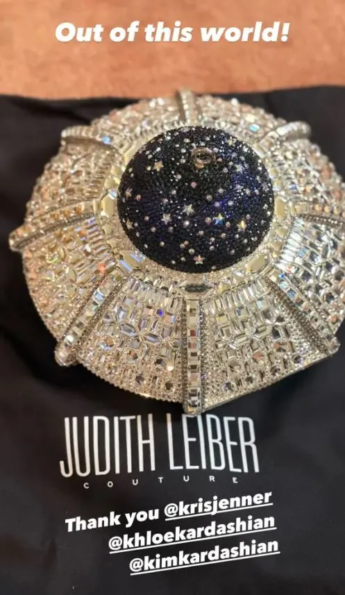 the kardashians gift lauren sanchez a $7,000 purse after historic blue orig 22321