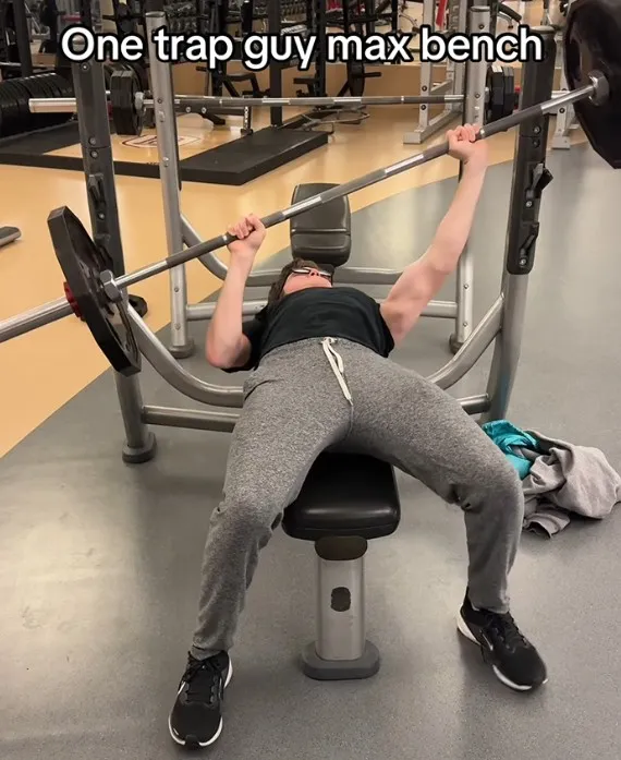 19-year-old man leaves people stunned by training only one side of body to 22430