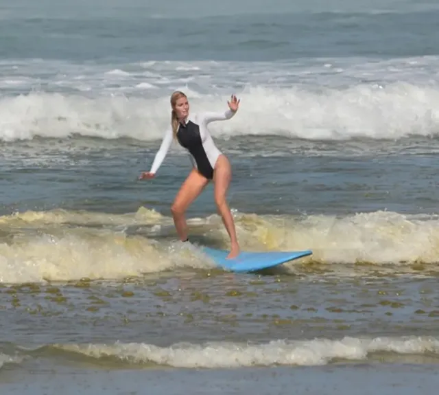 ivanka trump surprises viewers with her surfing skills during relaxing fami 22412