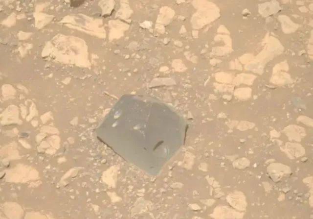 nasa finds eerie skull-shaped formation in shocking discovery on mars 22442