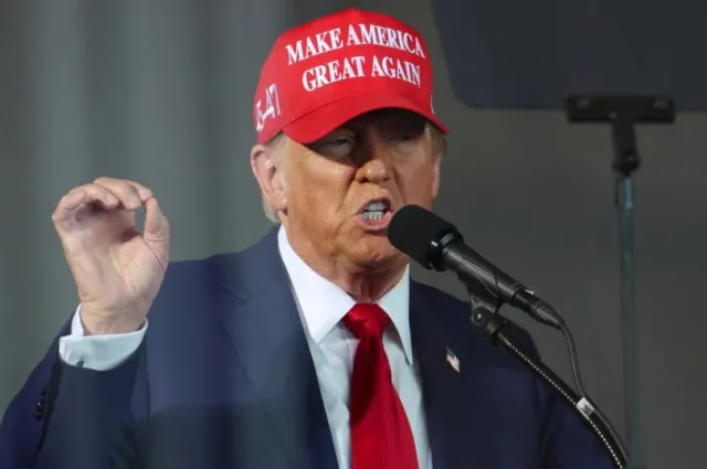 woman shares how pretending to support trump helped her pay off massive col 22449