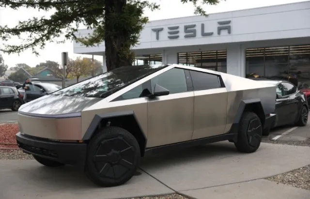 elon musk forced to cut cybertruck price by $10k amid sharp tesla stock dec 22664
