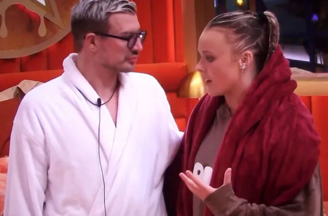 people stunned as jojo siwa announces shes no longer a lesbian on big br 22772