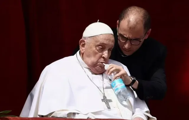 doctor reveals pope francis heartbreaking final moments before his passing 22856