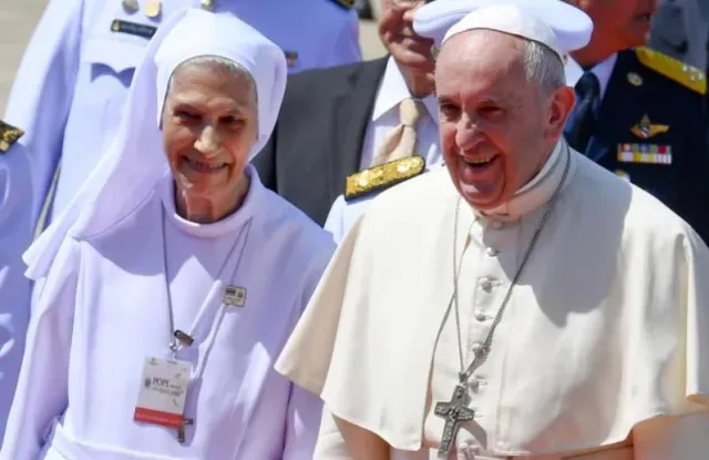man who looks like the pope francis says he has never actually been hired a 22829